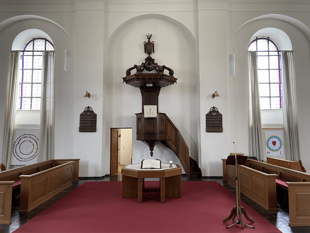 Altar und Kanzel Kirche Roetgen